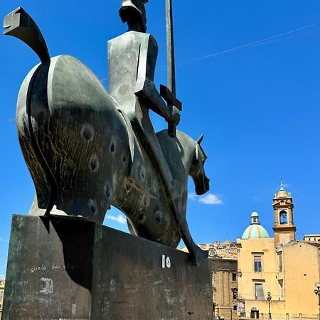 Casa Vacanze In Centro! Caltagirone Kültér fotó