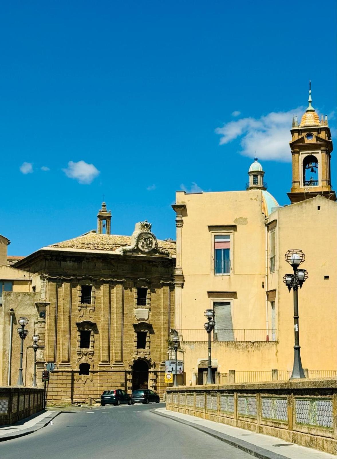 Casa Vacanze In Centro! Caltagirone Kültér fotó