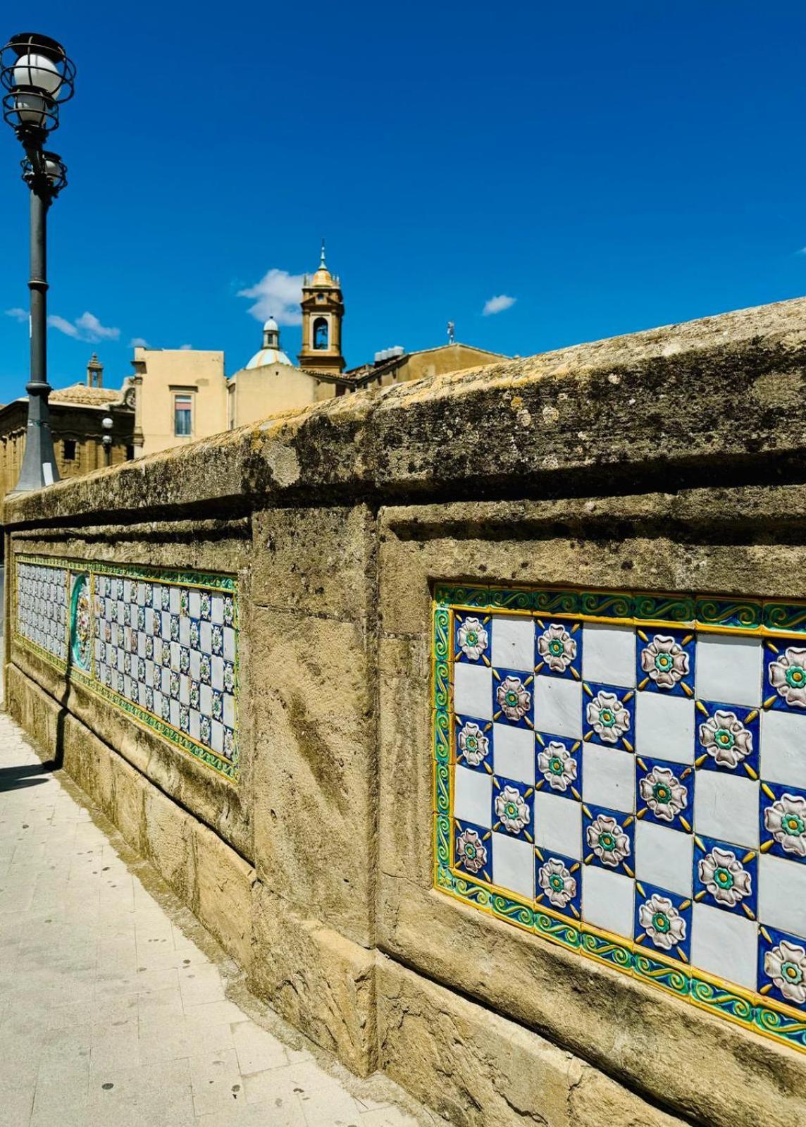 Casa Vacanze In Centro! Caltagirone Kültér fotó